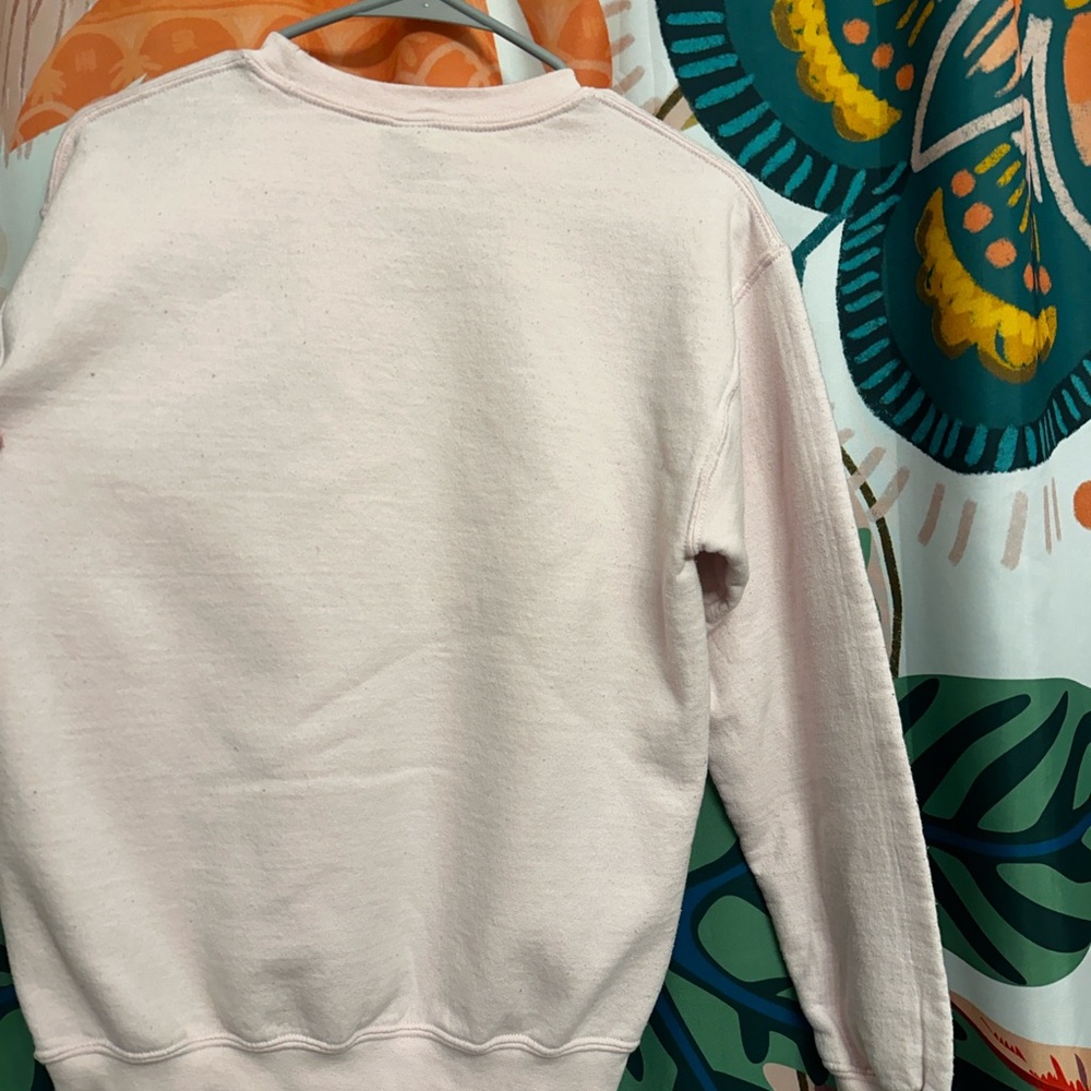 Gildan - romance novels graphic crewneck - S - Picture 6 of 7